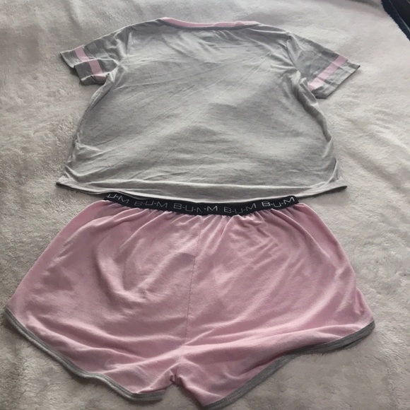 Girls Pajama Set. EUC - Picture 4 of 6